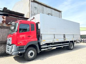 Read more about the article 380KM SPERTIBARU MURAH UD Trucks Quester engkel 2019 CKE250 wingbox 8m