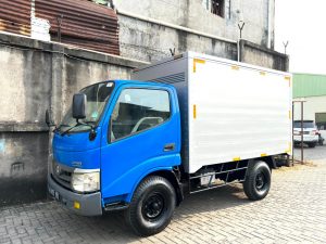 Read more about the article Toyota Dyna engkel 110 ST box alumunium 2012 CDE